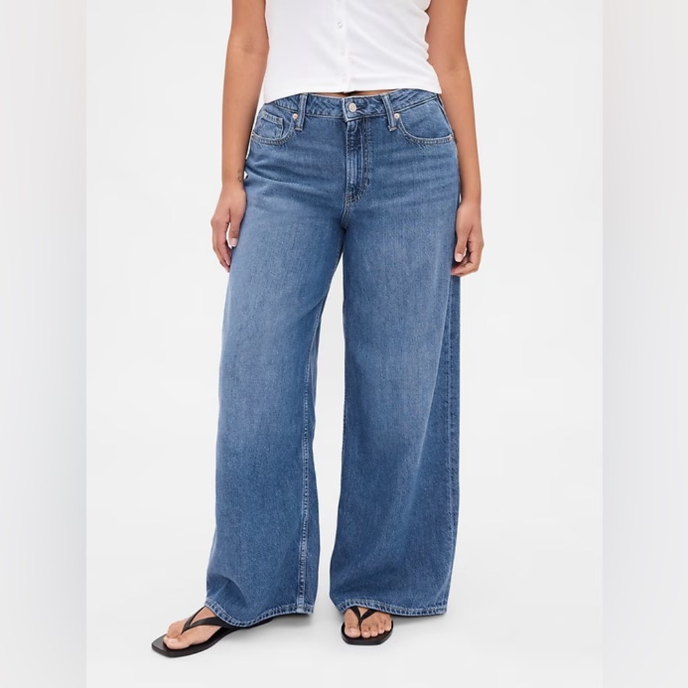 NWT Gap Curvy Ultra Soft Baggy Jeans - Picture 2 of 10